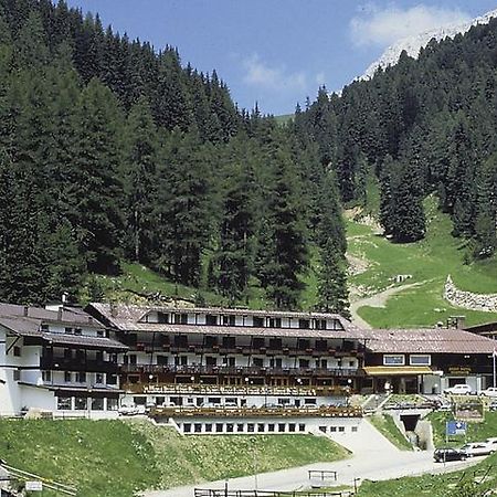 Sport Hotel Pampeago Tesero Bagian luar foto