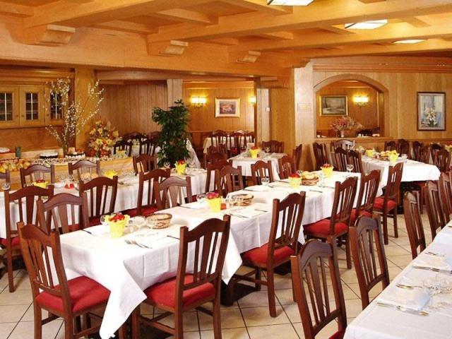 Sport Hotel Pampeago Tesero Bagian luar foto